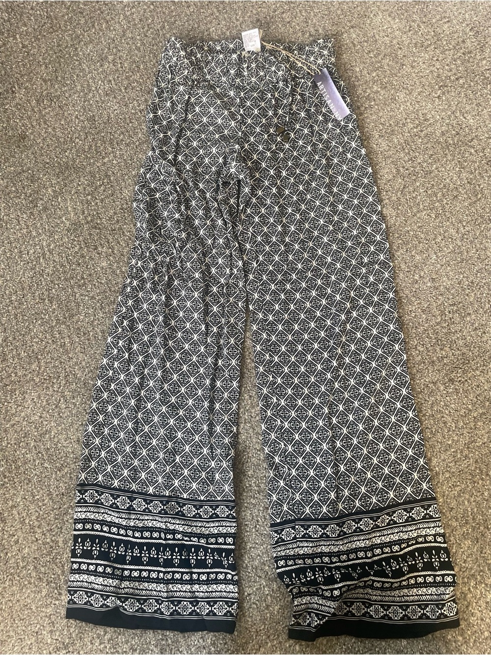 Artisan Ny Black & White Printed Wide Leg Pants